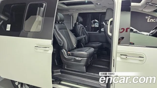 Hyundai Staria 2023 Белый из Кореи, фото 3