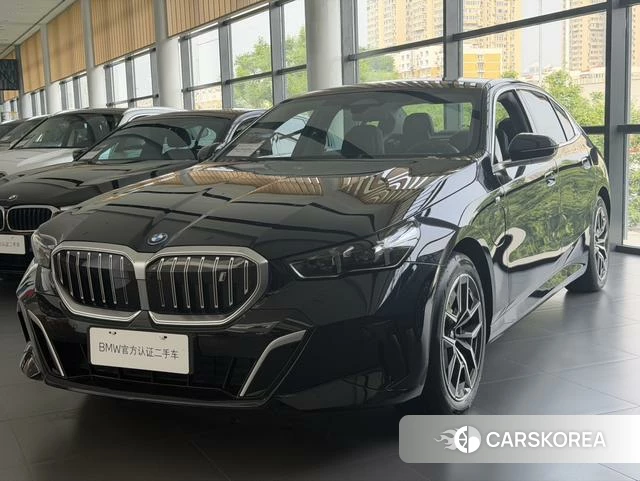 BMW i5 2025 Черный из Китая, фото 3
