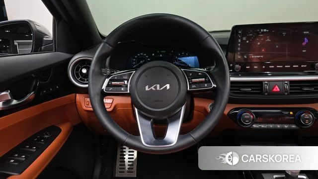 Kia The New K3 2nd generation 2023 Серый из Кореи, фото 3