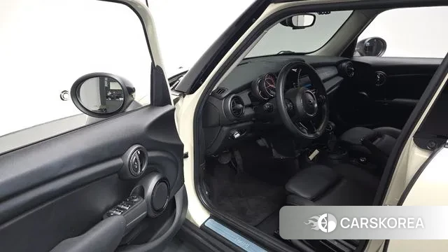 Mini Cooper 2019 Жемчужный цвет из Кореи, фото 3