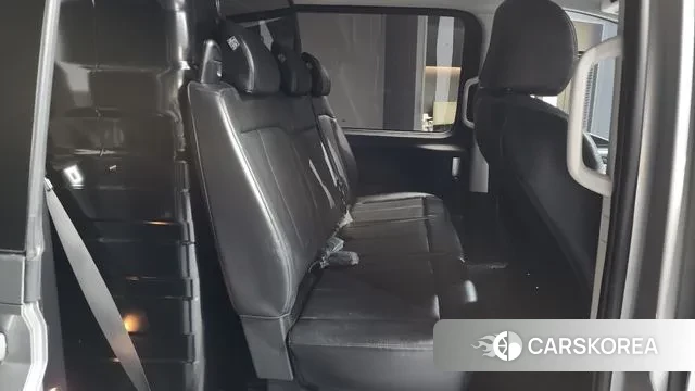 Hyundai Staria 2022 Серебристо-серый из Кореи, фото 3