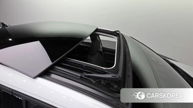 Volkswagen Golf 8th Generation 2023 Белый из Кореи, фото 3