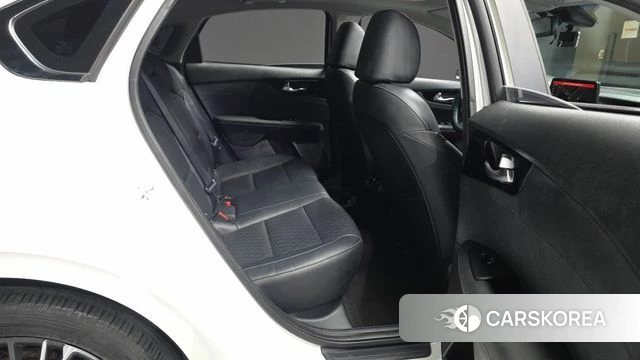 Kia The New K3 2nd generation 2021 Белый из Кореи, фото 3