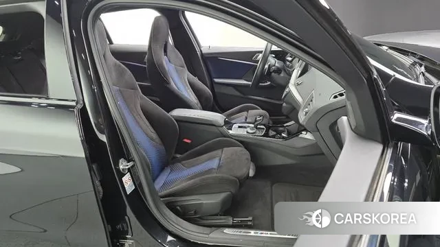 BMW 1 Series (F40) 2020 Черный из Кореи, фото 3