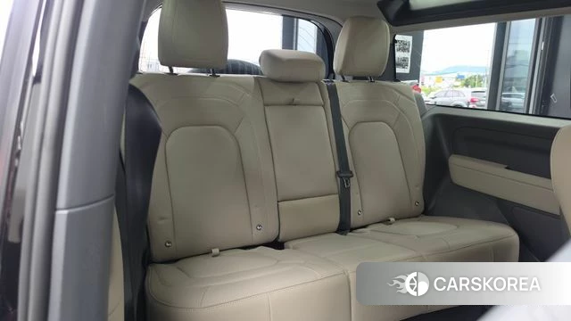 Land Rover Defender (L663) 2024 Черный из Кореи, фото 3