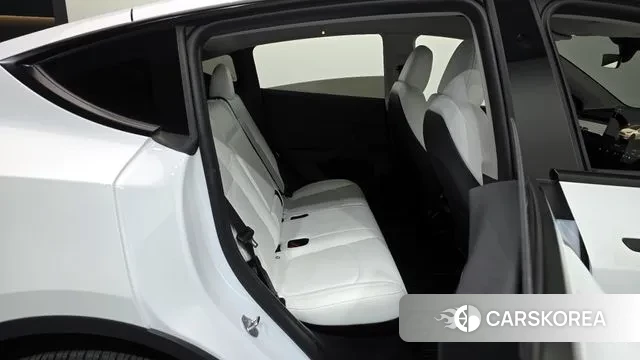 Tesla Model Y 2024 Белый из Кореи, фото 3