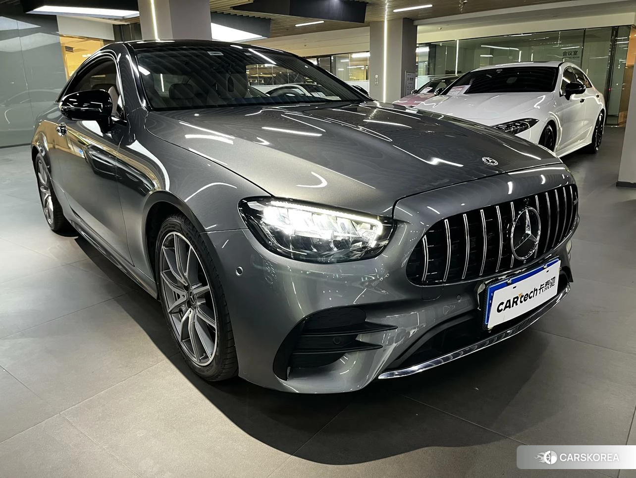 Mercedes-Benz E-class (imported) 2022 Серебристо-серый из Китая, фото 3