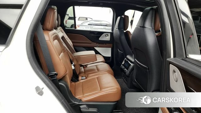 Lincoln Aviator 2nd generation 2021 Белый из Кореи, фото 3