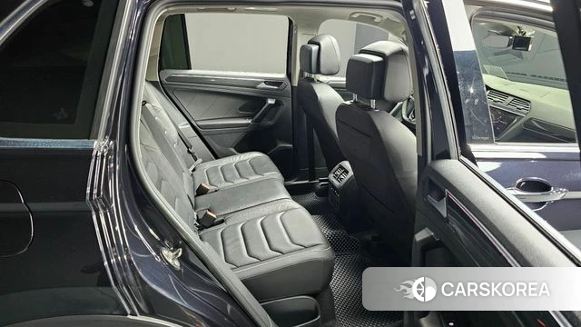 Volkswagen Tiguan second Generation 2021 Черный из Кореи, фото 3