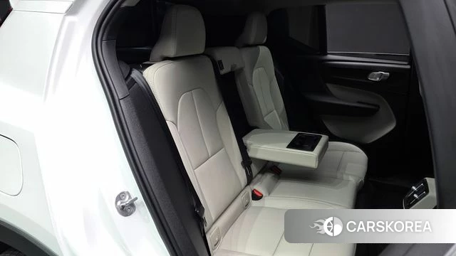 Volvo XC40 2025 Белый из Кореи, фото 3