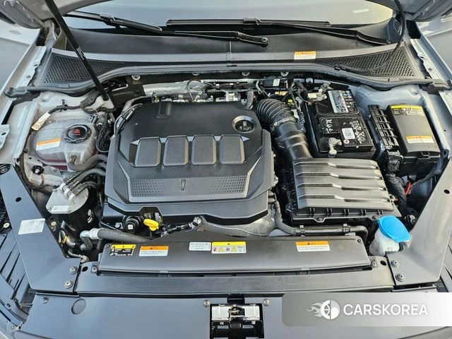 Volkswagen Passat GT (B8) 2022 Серебристо-серый из Кореи, фото 3