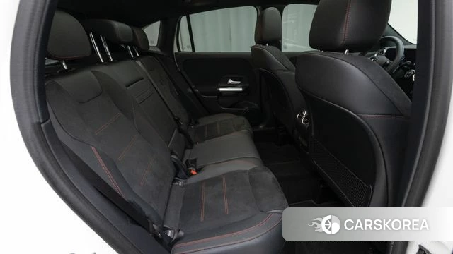 Mercedes-Benz GLA - Class H247 2024 Белый из Кореи, фото 3