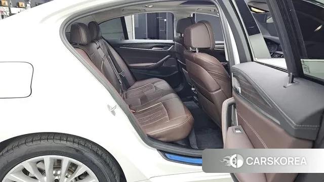 BMW 5 Series (G30) 2020 Белый из Кореи, фото 3