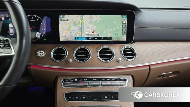 Mercedes-Benz E-Class W213 2023 Черный из Кореи, фото 3