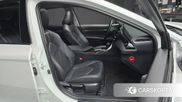 Toyota Camry (XV70) 2019 Белый из Кореи, фото 3