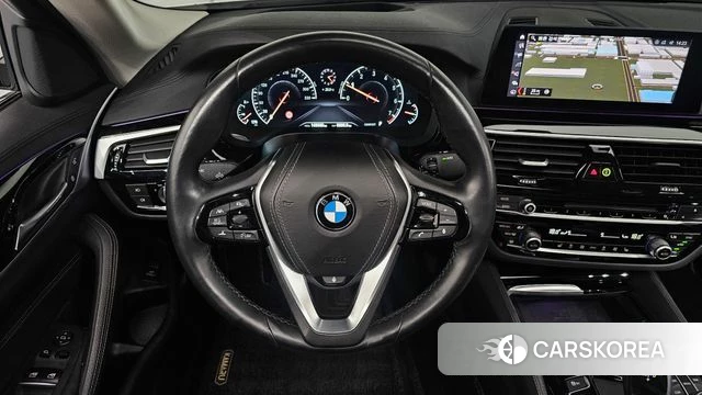 BMW 5 Series (G30) 2019 Белый из Кореи, фото 3
