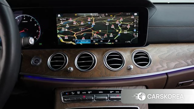 Mercedes-Benz E-Class W213 2022 Белый из Кореи, фото 3