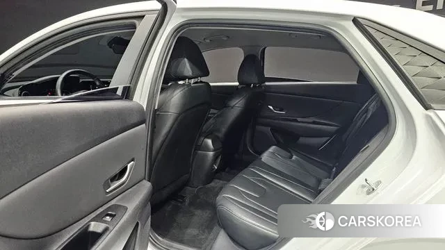 Hyundai The New Avante (CN7) 2023 Белый из Кореи, фото 3