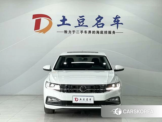 Volkswagen Bora 2022 Белый из Китая, фото 3