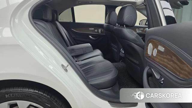 Mercedes-Benz E-Class W213 2020 Белый из Кореи, фото 3