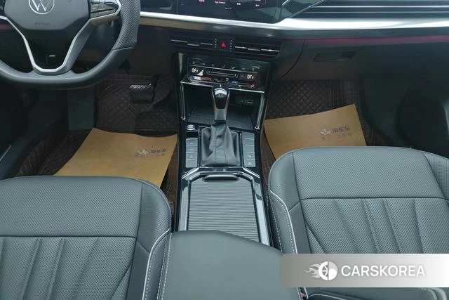 Volkswagen Passat 2024 Черный из Китая, фото 3