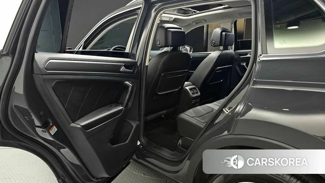 Volkswagen Tiguan second Generation 2020 Черный из Кореи, фото 3
