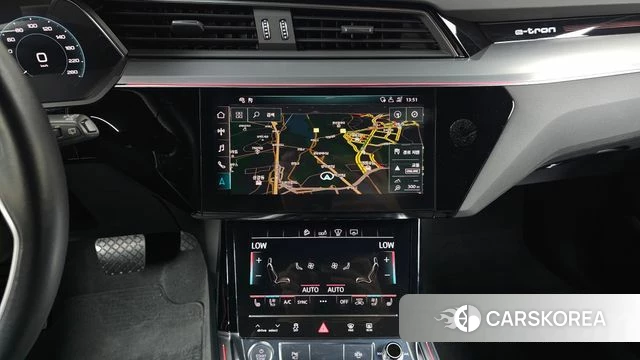 Audi e-Tron 2020 Черный из Кореи, фото 3