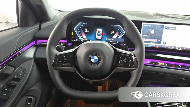 BMW 5 Series (G60) 2023 Белый из Кореи, фото 3