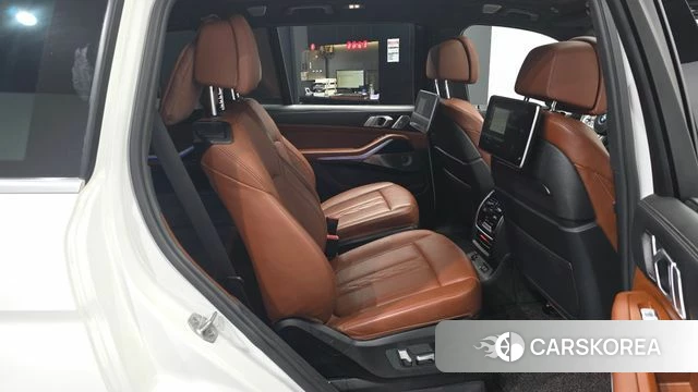 BMW X7 (G07) 2021 Белый из Кореи, фото 3