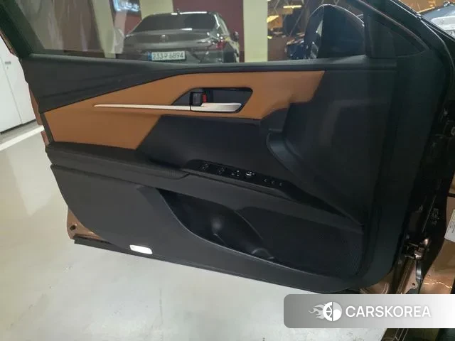 Toyota Camry (XV80) 2025 Песочный из Кореи, фото 3