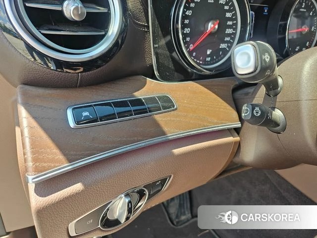 Mercedes-Benz E-Class W213 2019 Белый из Кореи, фото 3