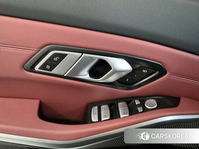 BMW 3 series 2023 Черный из Китая, фото 3