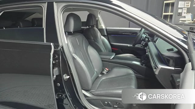 Hyundai Grandeur Hybrid (GN7) 2023 Черный из Кореи, фото 3