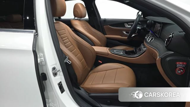 Mercedes-Benz E-Class W213 2021 Белый из Кореи, фото 3