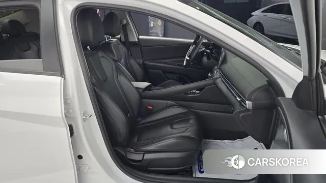 Hyundai The New Avante (CN7) 2023 Белый из Кореи, фото 3