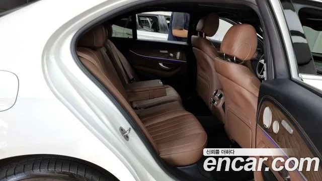 Mercedes-Benz E-Class W213 2022 Белый из Кореи, фото 3