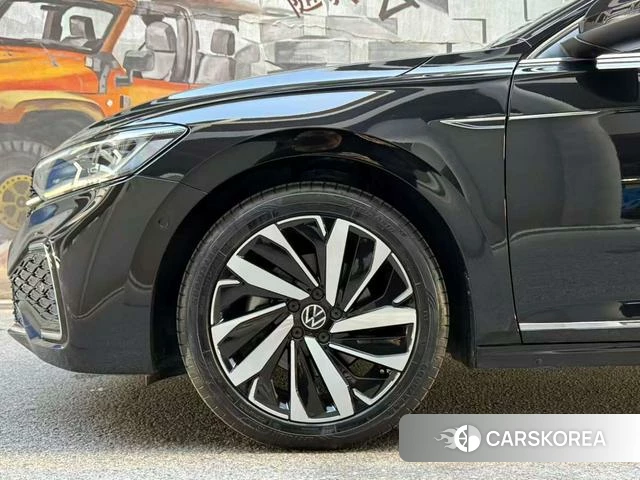 Volkswagen Passat 2023 Черный из Китая, фото 3