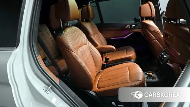 BMW X7 (G07) 2024 Белый из Кореи, фото 3