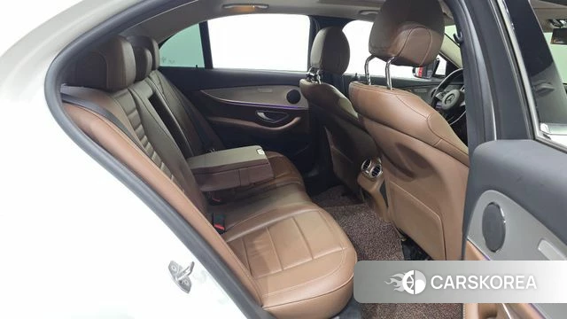 Mercedes-Benz E-Class W213 2018 Белый из Кореи, фото 3