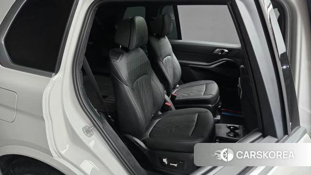 BMW X7 (G07) 2024 Белый из Кореи, фото 3