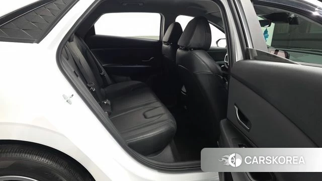 Hyundai The New Avante (CN7) 2023 Белый из Кореи, фото 3