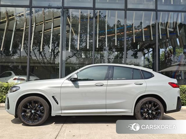 BMW X4 2022 Серебристо-серый из Китая, фото 3