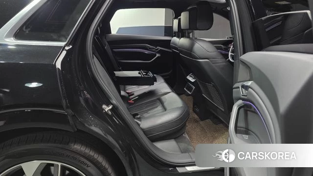 Audi e-Tron 2021 Черный из Кореи, фото 3