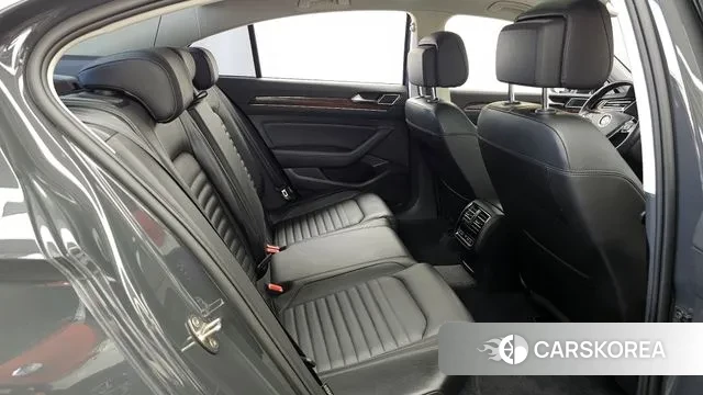 Volkswagen Passat GT (B8) 2018 Серый из Кореи, фото 3