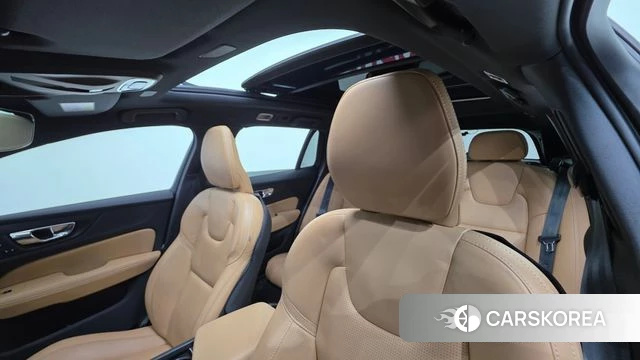 Volvo V60 Cross-Country 2nd Generation 2021 Черный из Кореи, фото 3