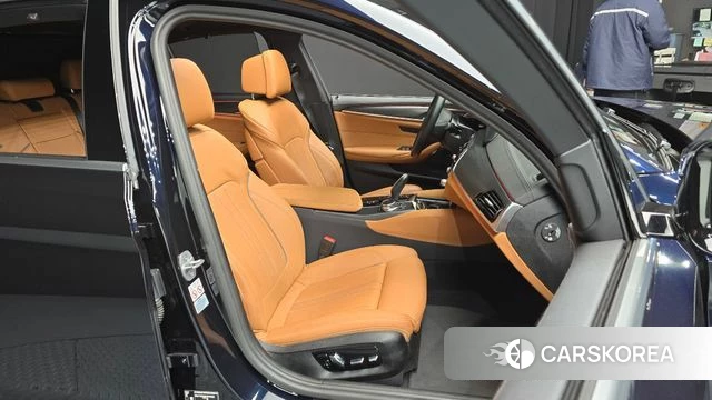 BMW 5 Series (G30) 2023 Синий из Кореи, фото 3