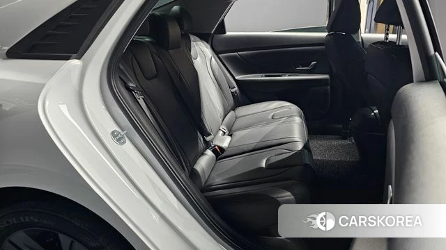 Hyundai Avante Hybrid (CN7) 2022 Белый из Кореи, фото 3