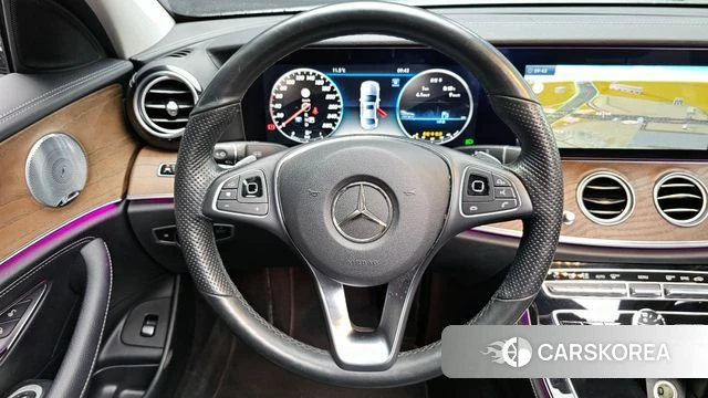 Mercedes-Benz E-Class W213 2018 Серебряный из Кореи, фото 3
