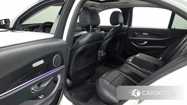 Mercedes-Benz E-Class W213 2019 Белый из Кореи, фото 3