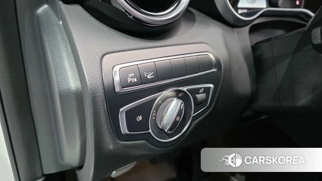 Mercedes-Benz C-Class W205 2018 Белый из Кореи, фото 3